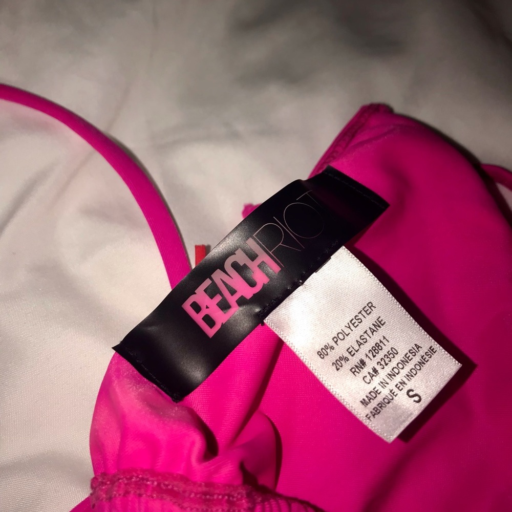 🆕 Beach Riot Bikini Top - Picture 7 of 7